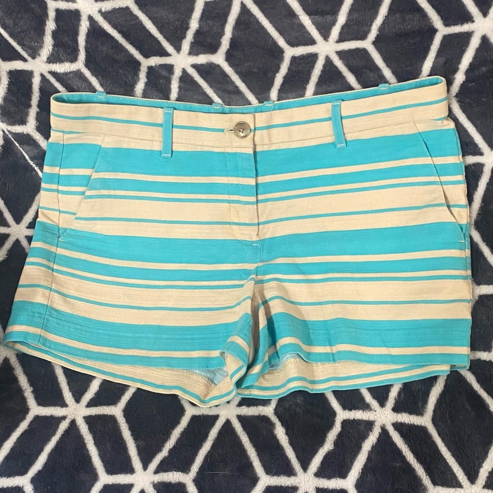 Ladies‎ -Gap Shorts Size 4 -Great Condition 
Color -Turquoise and Cream